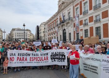 Colectivos de la sociedad civil madrileña muestran su rechazo a la nueva ley del suelo (LIDER) autonómica frente al Gobierno de Ayuso