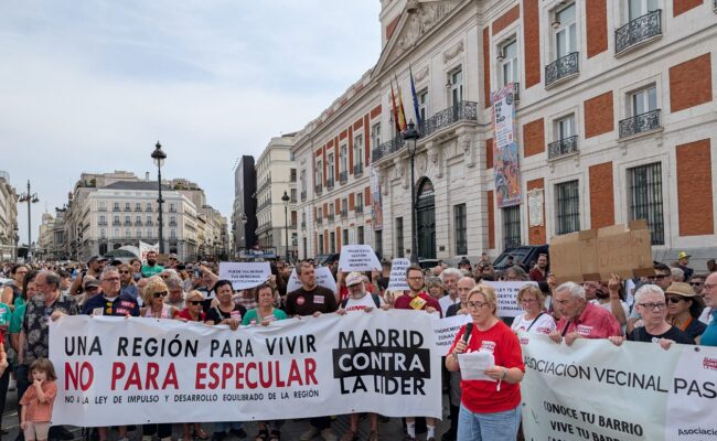 Colectivos de la sociedad civil madrileña muestran su rechazo a la nueva ley del suelo (LIDER) autonómica frente al Gobierno de Ayuso