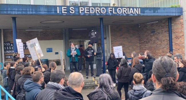 A CIG-Ensino apoia as reivindicacións de máis persoal do IES Pedro Floriani de Redondela