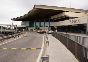 Compromís reclama al Gobierno que no apruebe la ampliación de Manises en el DORA III