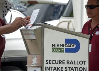 Los tribunales frenan la intención de Trump de limitar el voto por correo en EE. UU.