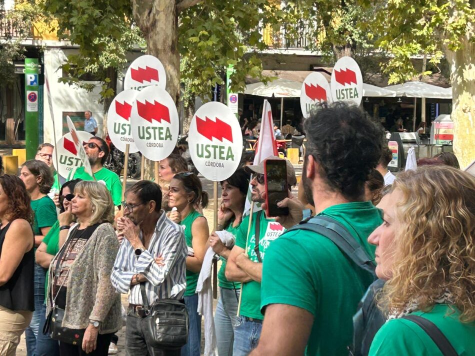 USTEA muestra un recorte del 30% en las plazas docentes de SIPRI y acusa a la junta de desmantelar la educación pública