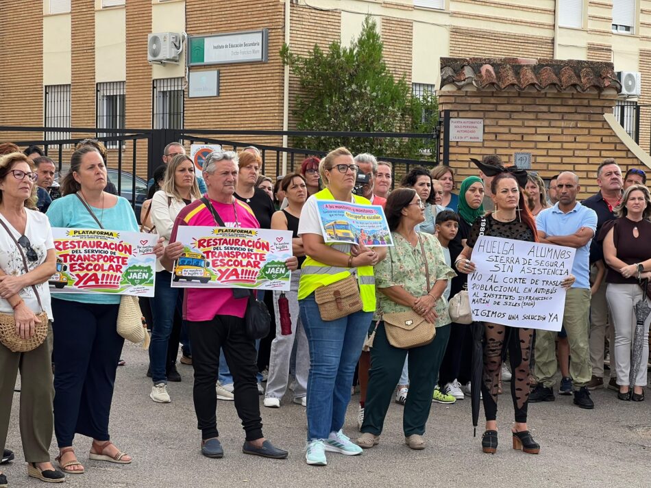 La lucha por la educación pública en la Sierra de Segura continúa: cerca de 200 familias mantienen la movilización ante la falta de transporte escolar