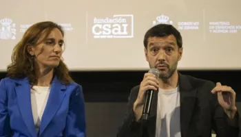 FACUA critica que García y Bustinduy sigan sin cambiar la regulación de las clínicas privadas pese a la larga lista de cierres