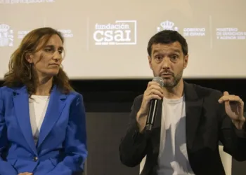 FACUA critica que García y Bustinduy sigan sin cambiar la regulación de las clínicas privadas pese a la larga lista de cierres