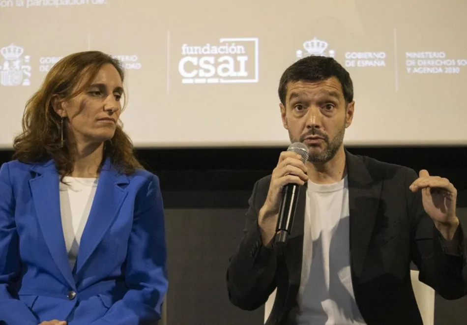FACUA critica que García y Bustinduy sigan sin cambiar la regulación de las clínicas privadas pese a la larga lista de cierres