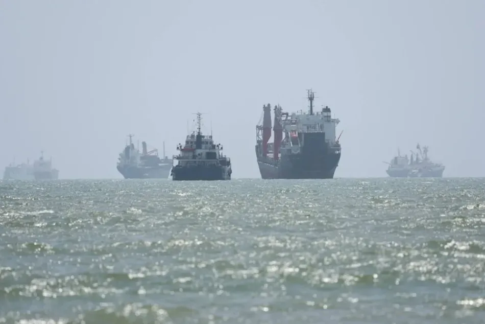 Casi 34 millones de barriles de petróleo cruzan el estrecho de Ormuz
