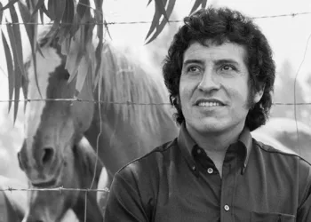 Víctor Jara: la voz que la muerte no pudo llevarse