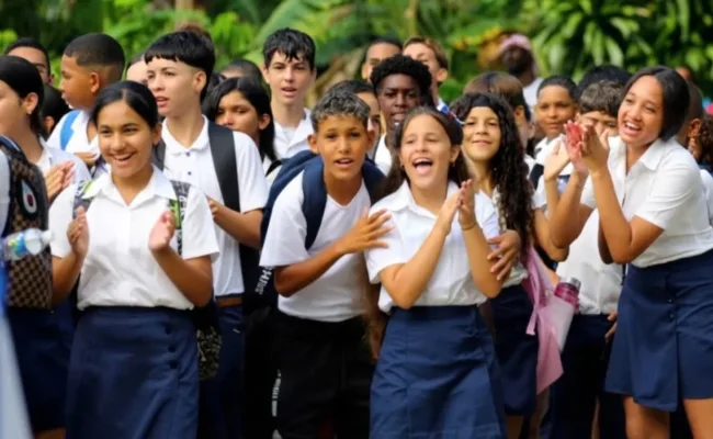 «Acto heroico»: inicia el curso escolar en Cuba con presencialidad y flexibilidad
