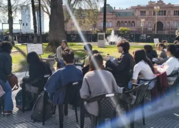 Crisis universitaria en Argentina: la UBA protestó frente al Ministerio de Economía