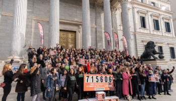 Más de 25 figuras destacadas de la cultura española piden al presidente del Gobierno que permita una votación sobre el futuro de la tauromaquia