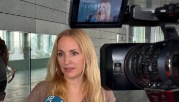 Badalona En Comú denuncia l’ús de l’Ajuntament per regalar entrades d’un acte polític del PP