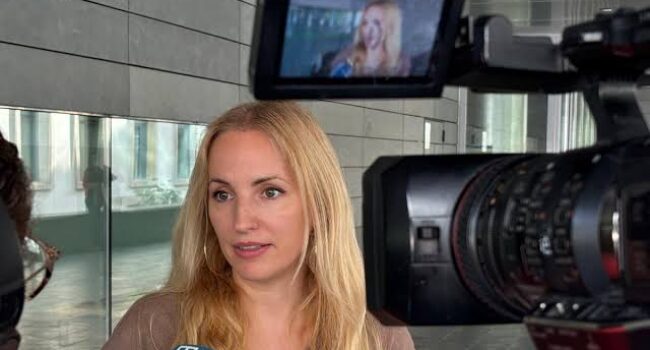 Badalona En Comú denuncia l’ús de l’Ajuntament per regalar entrades d’un acte polític del PP