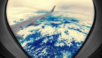 Los planes de ampliación de los cuatro aeropuertos españoles con mayor tráfico supondrán un aumento de 35 millones de toneladas de CO₂