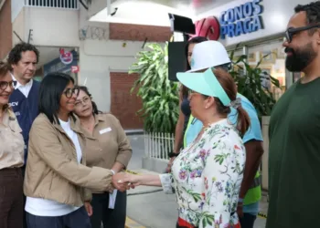 Delcy Rodríguez supervisa labores del Plan Venezuela Renace en Chacao y Altamira