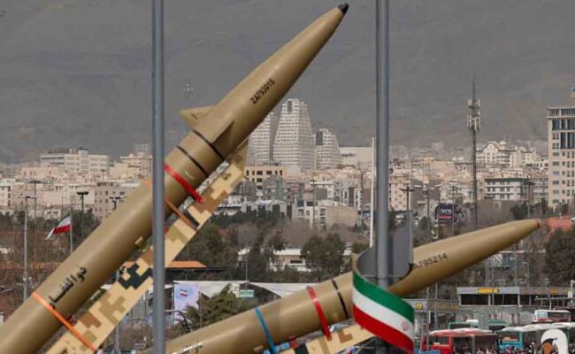 Irán anuncia ataques contra bases estadounidenses en Kuwait y EAU