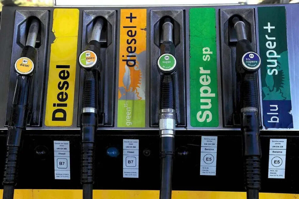 Italia extenderá descuento actual al combustible, anunció el Gobierno