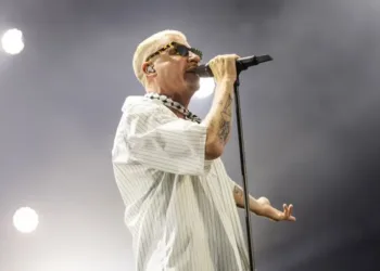 Kneecap, Roger Waters y otros artistas rechazan exclusión de Macklemore de gira de Ed Sheeran