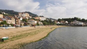 Reclaman investigar a orixe dos episodios de contaminación nas praias de Redondela
