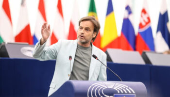 Jaume Asens demana al Barça que retiri l’acord amb Babylon Park i n’investigui els possibles vincles amb l’ocupació israeliana