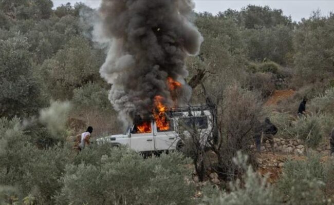 Colonos sionistas secuestran a siete agricultores palestinos e hieren a otros cuatro