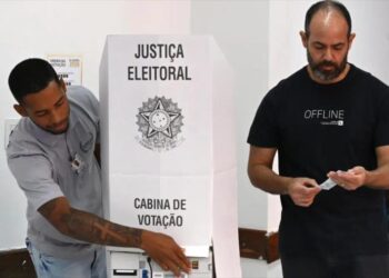 Abren centros de votación en Brasil para elecciones presidenciales