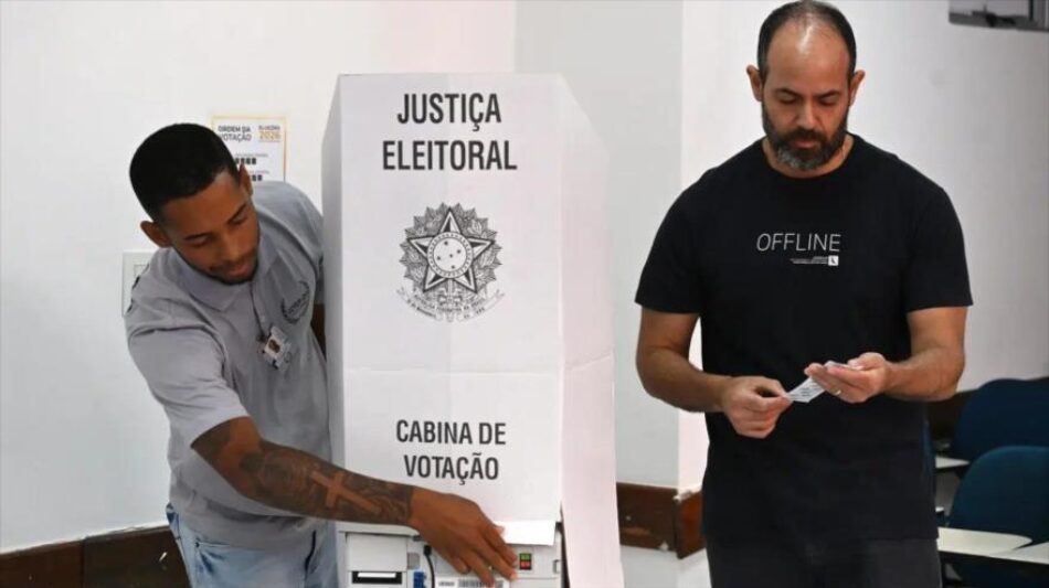Abren centros de votación en Brasil para elecciones presidenciales