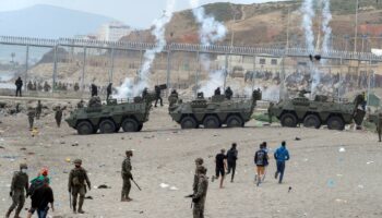 Revelados audios donde militares relatan palizas a migrantes mientras Amnistía Internacional denuncia ante el Defensor del Pueblo restricciones al asilo