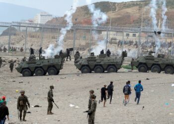 Revelados audios donde militares relatan palizas a migrantes mientras Amnistía Internacional denuncia ante el Defensor del Pueblo restricciones al asilo