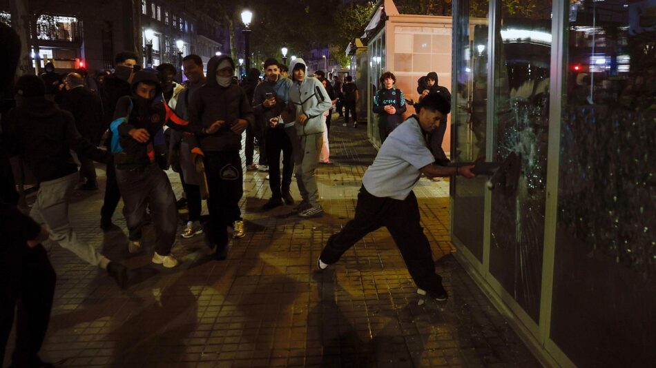 Los Mossos d’Esquadra investigan a los convocantes de los saqueos gestados desde la red TikTok por una plataforma fantasma denominada «Blocus»