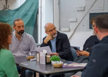 Néstor Rego exixe ao Goberno parar os desafiuzamentos de familias vulnerábeis en pisos da Sareb en Narón