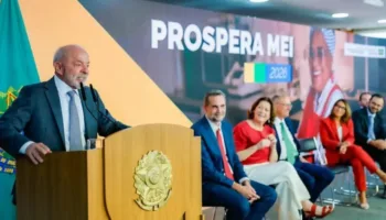 Lula anuncia condonación de deudas y medidas para microemprendedores en Brasil