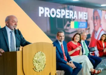 Lula anuncia condonación de deudas y medidas para microemprendedores en Brasil