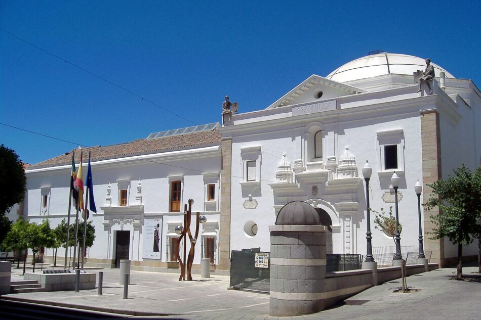Ecologistas Extremadura denuncia que PP y Vox cierran las puertas del Parlamento autonómico a la ciencia ambiental