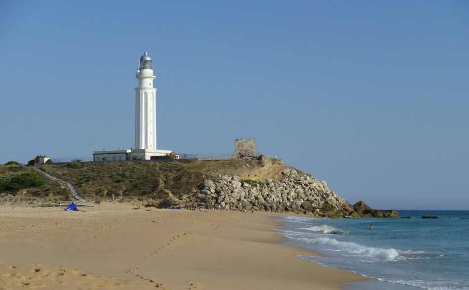 El Ministerio de Cultura recuerda a la Autoridad Portuaria de la Bahía de Cádiz que cualquier proyecto sobre el Faro Trafalgar debe priorizar su protección patrimonial