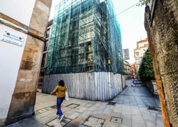Ecoloxistes n’Aición exige la reconstrucción integral del edificio derruido en la calle San Antonio de Uviéu