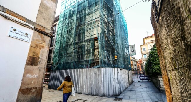 Ecoloxistes n’Aición exige la reconstrucción integral del edificio derruido en la calle San Antonio de Uviéu