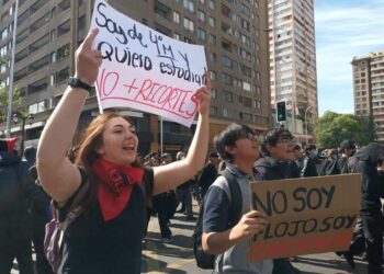 Semana de protestas en Chile contra recortes en salud y educación
