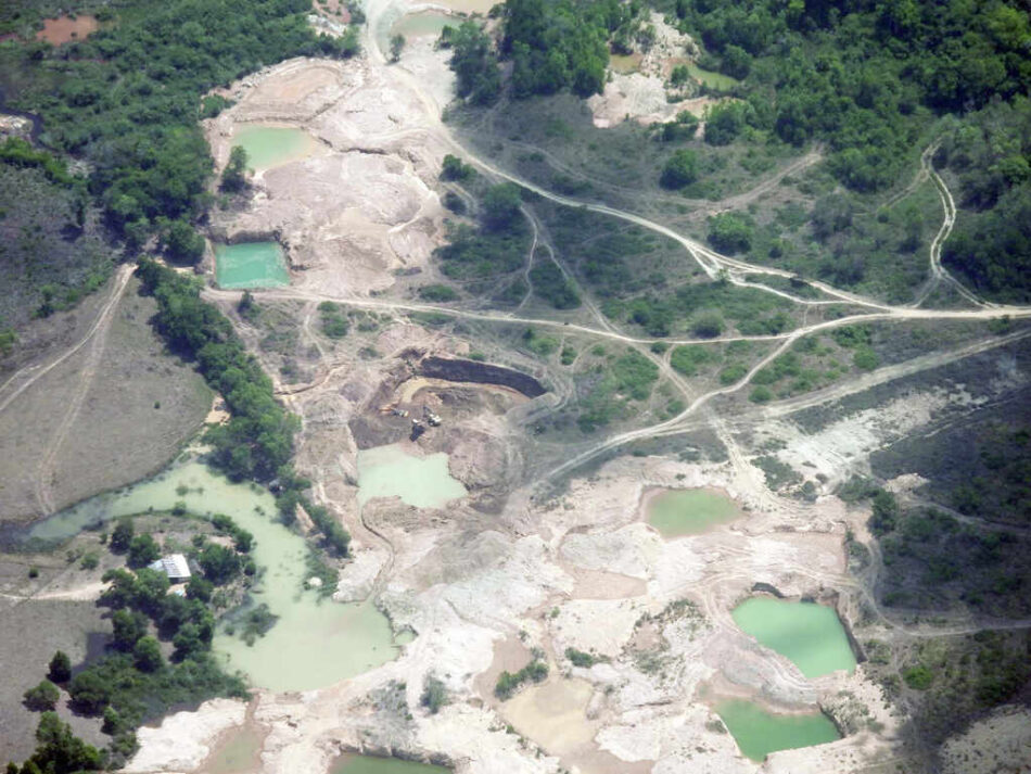 Una explotación de oro de aluvión en Colombia afecta a zonas protegidas
