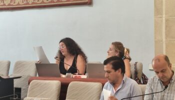 Izquierda Unida Jerez reclama la implantación de la tasa turística para reforzar los servicios públicos en época de zambombas