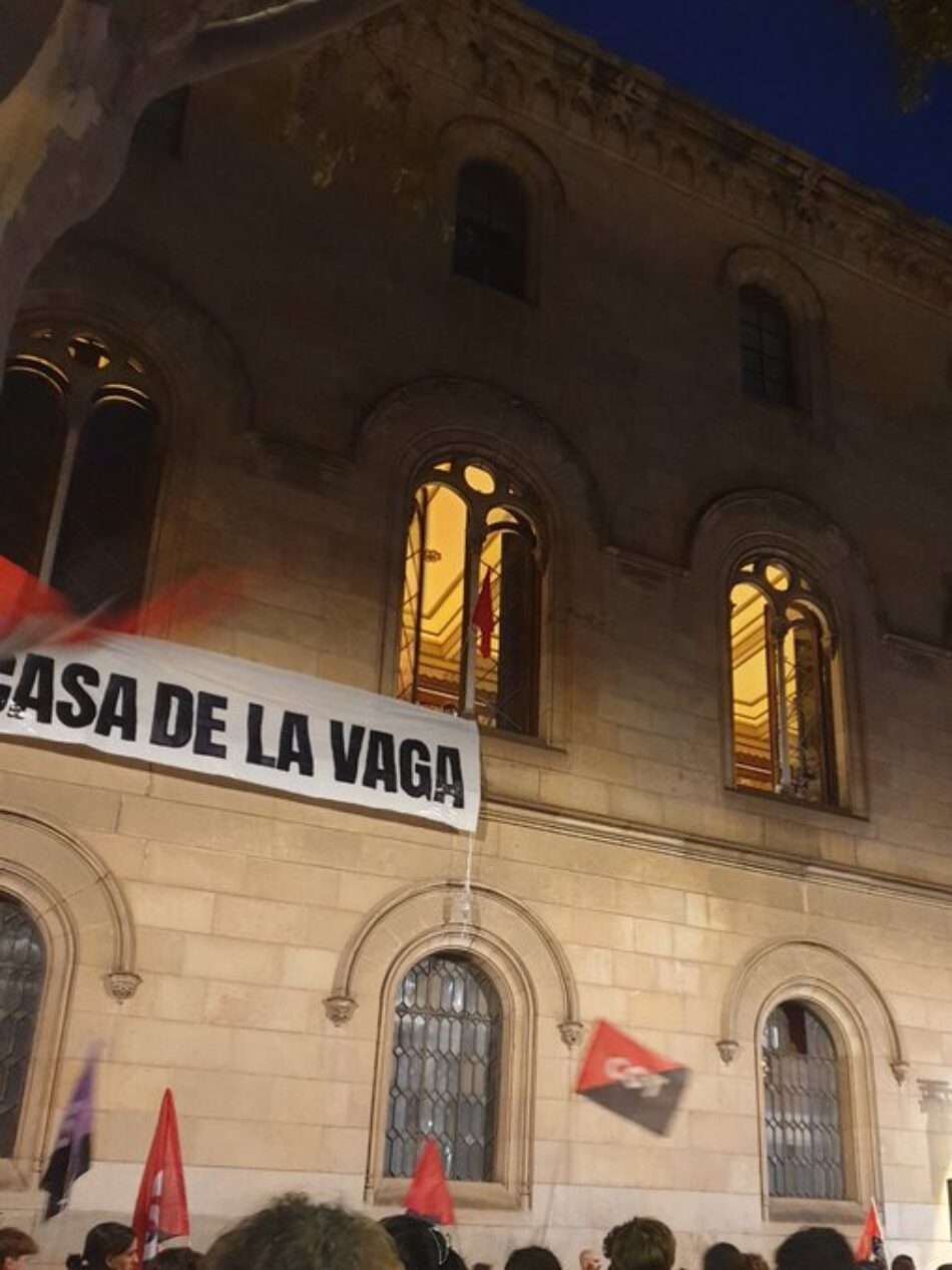 Hoy se abre La Casa de la Vaga: una ocupación en el edificio histórico de la UB será el centro de preparación del 11N