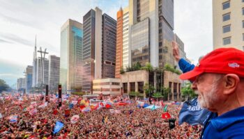 Lula hace historia en Brasil gracias a la movilización de la izquierda en una remontada épica: «Este país no acepta ser el patio trasero de nadie»