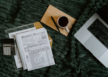 Cobrar por internet siendo autónomo: lo que cuestan de verdad las tarjetas, Bizum y las plataformas