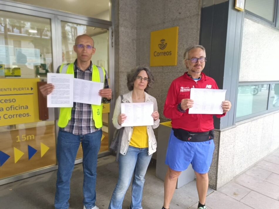 La Plataforma de Trabajadores/as a Jornada Parcial de Correos entrega más de 2.500 firmas al presidente Pedro Saura para exigir el fin de las jornadas parciales