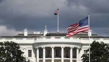 Trump mantiene todas las opciones sobre Irán, según la Casa Blanca