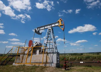 Petróleo cae ante la perspectiva de un mayor suministro de diésel ruso