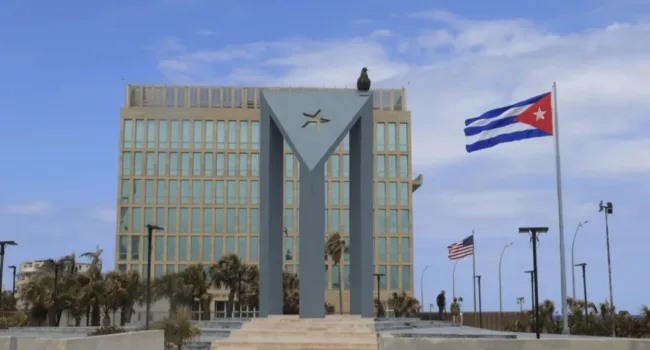 Cuba y EE.UU. mantienen canales de comunicación abiertos, pero no negocian
