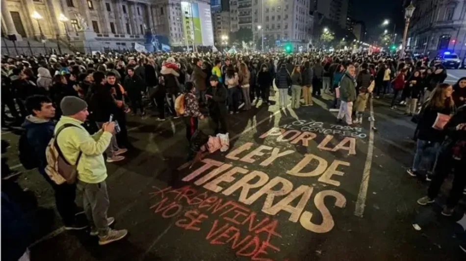 «Tres jueces pusieron la Argentina en venta»: oposición busca anular el decreto de Milei