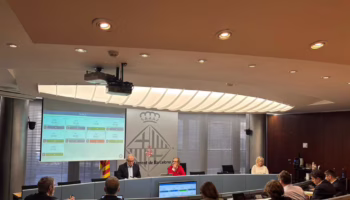 Barcelona aprueba subir un 150% el IBI a los titulares de cuatro o más licencias de pisos turísticos