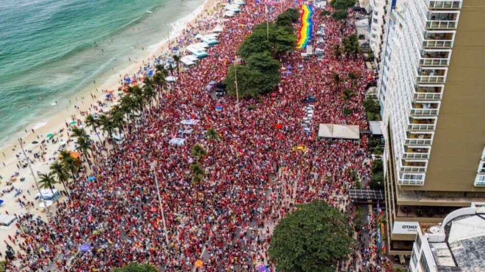 Partidarios de Lula colman Río de Janeiro en la recta final electoral